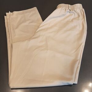 Alfred Dunner Khaki Colored Pants with Pockets